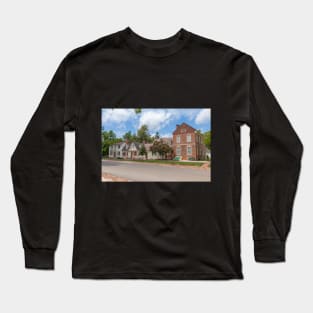 Historic Colonial Williamsburg, Virginia in Summer Long Sleeve T-Shirt